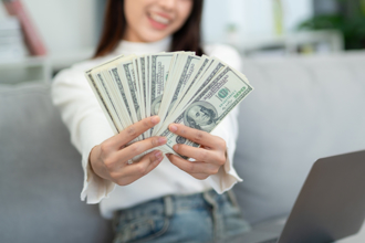 跌破眼鏡！4大原因讓債券ETF殺破年線 老手「不想吃降息豆腐」買它能輕鬆的贏