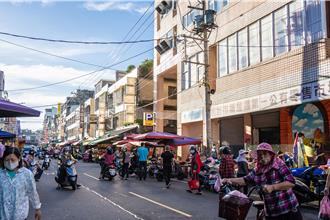 桃園新屋區1路段假日交通打結 地方籲設自治會推攤集區