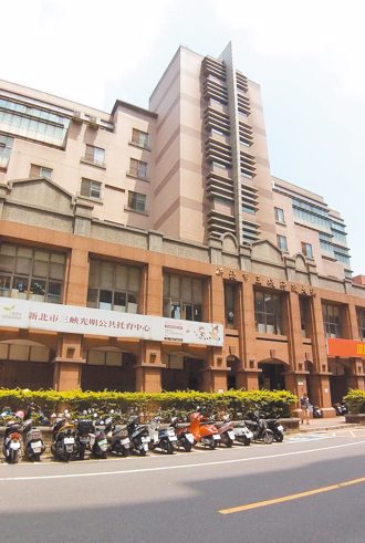 新北三峽行政大樓火警　竟是室內消防栓箱內起火