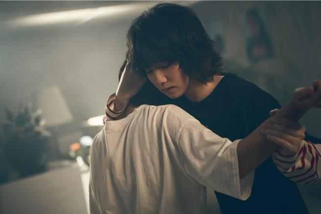 持修為了新專輯變髮。（EMI提供）