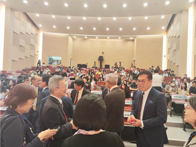 環境部部長彭啟明今天參加政大ESG解決方案發布會。（林良齊攝）