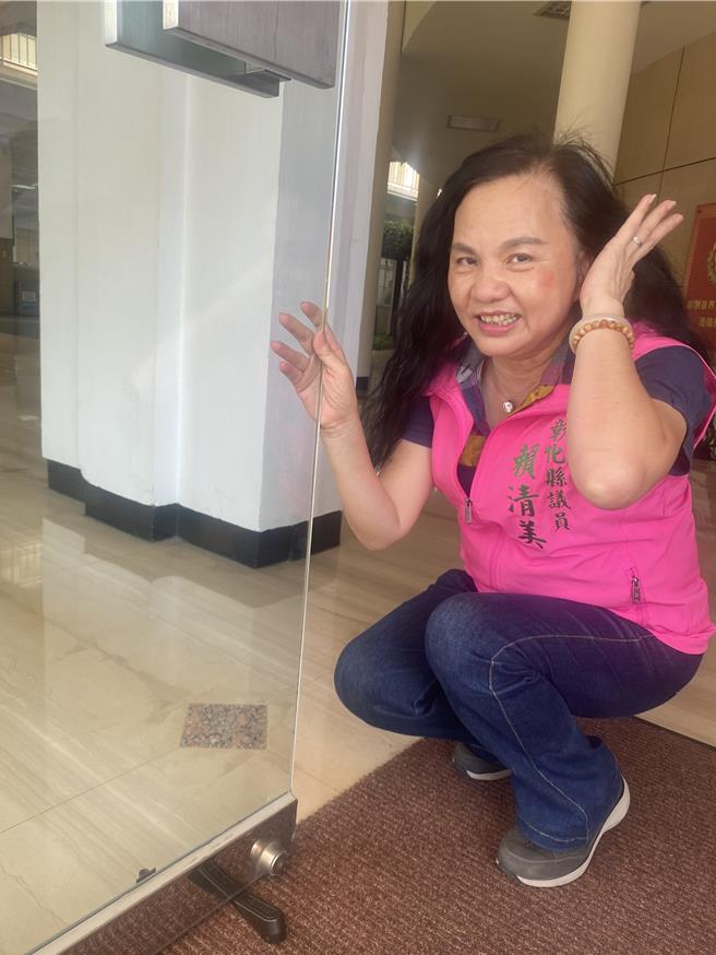 彰化縣議員賴清美說，她的傷勢好多了，感謝大家關心。（孫英哲攝）