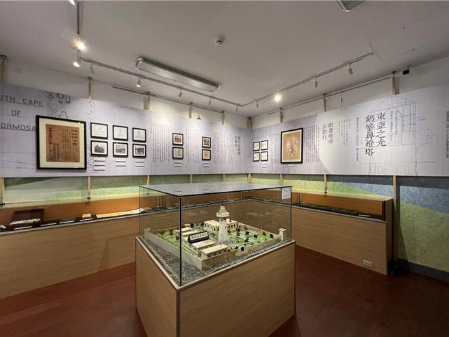 鵝鑾鼻燈塔展覽室陳設。（航港局提供／蔡明亘台北傳真）