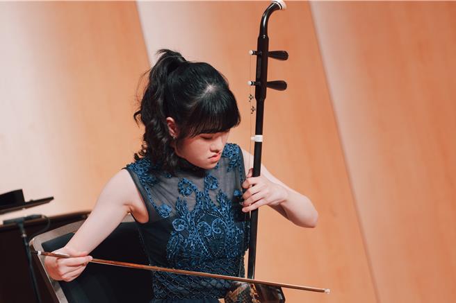 新北文化局主辦的「樂壇新星甄選計畫」已邁入第九年，今年首度聚焦於傳統音樂類的選拔，並且邀請陳鄭港老師擔任本次節目的策劃人，帶領新秀們共同策劃年度演出。（新北文化局提供）