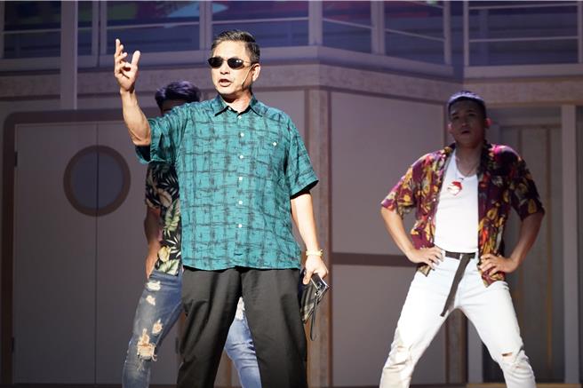 洪都拉斯扮演电影版马如龙的角色，诠释出不一样的草根性。（全民大剧团提供）