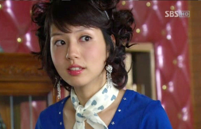 曾演出电视剧《钱的战争》女配角的南韩女星金秉善，因慢性病去世享年37岁。（图／摄自X）