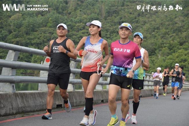 2024日月潭环湖马拉松吸引国内外5000多名跑者报名，27日清晨6时许将从日月潭向山游客中心起跑。（主办单位提供／杨静茹南投传真）