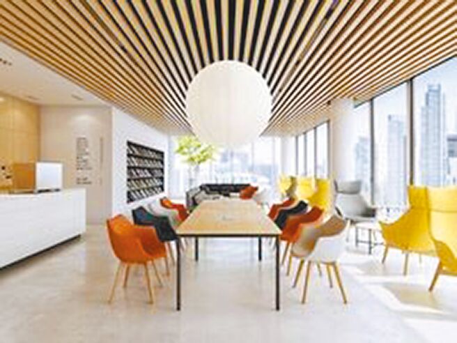 震旦家具展廳通過「WELL-HSR認證」，為企業打造符合健康辦公的幸福工作環境，讓辦公生活更美好。圖／業者提供