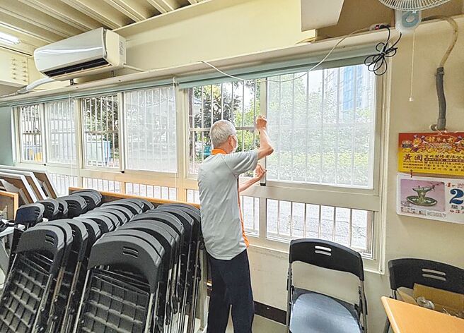 台北市已邁入超高齡化社會，台北市議員王欣儀24日指出，北市失智據點設立速度趕不上老年人口成長，部分老年人口數多的地方甚至沒有服務據點。（本報資料照片）