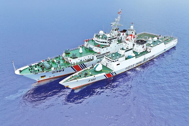 美国之音报导，中国船只正在以强势姿态宣示在南海海域的领土主张，测试菲律宾、马来西亚和越南捍卫领土主权的决心。（新华社）