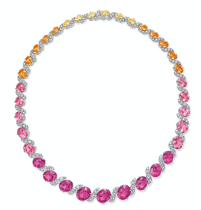 海瑞溫斯頓Majestic Escapes系列Oahu項鍊，以暖色調的彩寶詮釋歐胡島絢麗夕照。（Harry Winston提供）