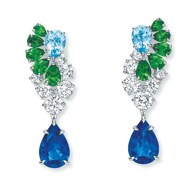 海瑞溫斯頓Majestic Escapes系列以亞斯本靈感打造的Aspen耳環 。（Harry Winston提供）