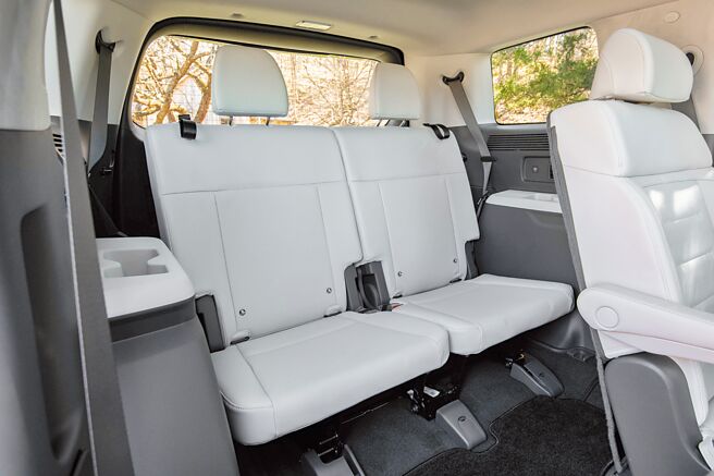 第三排座位兩側有置物區。（HYUNDAI提供）