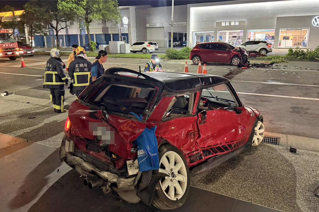 宜蘭驚悚車禍！三車追撞5人傷 1男駕駛失去呼吸心跳