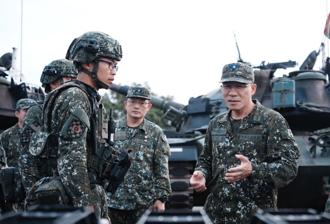 8軍團指揮官視導長泰操演部隊  鼓舞官兵發揚旺盛戰鬥意志