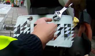 未兩段式左轉被攔查 酒駕被扣牌2年！騎士掛他車號牌慘了 