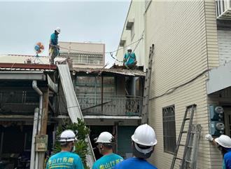 高雄婦住家遭山陀兒摧毀 衡山基金會伸援手助重建家園