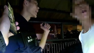 公親變事主！機車停白線被撞倒 協調人情緒失控持斧砍傷騎士