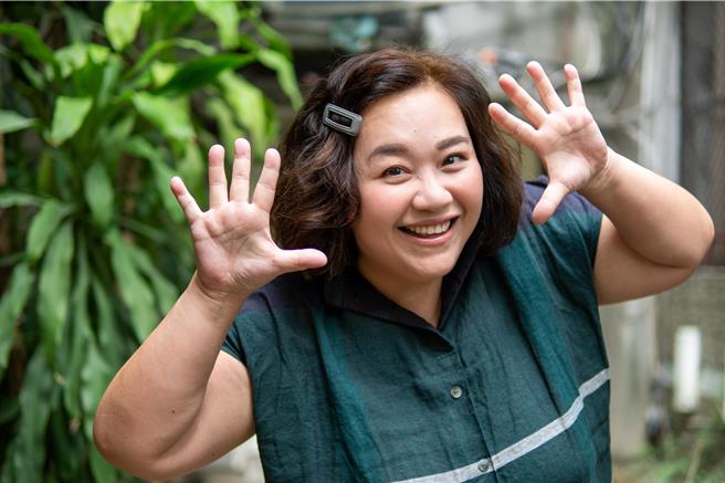 锺欣凌十项全能，彷佛没有事情难得倒她。（罗永铭摄）