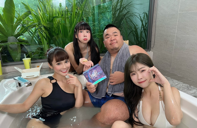 赖可上琳妲的YouTube节目谈第一次。（图／翻摄自kawai_1023 IG）