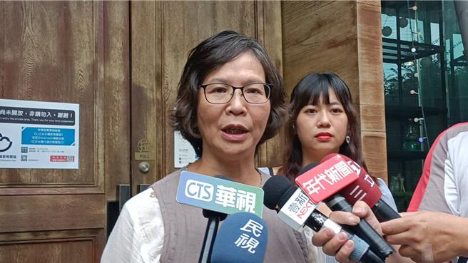 台中市府顾问蔡壁如26日出席台中活动表示，若查不出任何金流，就应该放人，还柯主席一个清白。（陈淑娥摄）