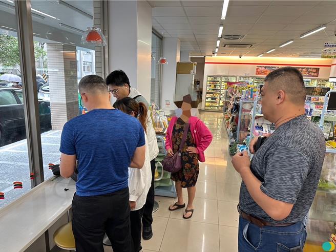 警方逮捕陳姓女車手。（警方提供）