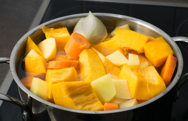 營養師高敏敏分享，南瓜具保護心血管、促排便等諸多好處，且搭配不同食材，像是綠豆、紅豆、洋蔥、玉米、牛肉等，更能提升健康功效。（示意圖：shutterstock／達志）