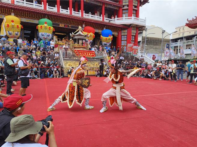 2024全國家將文化祭26日在嘉義市九華山地藏庵舉行，嘉義市隍義堂展演吸睛。（廖素慧攝）