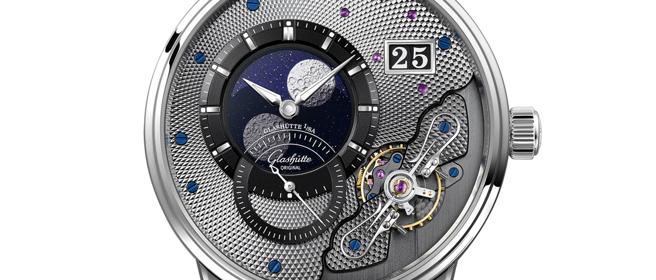 格拉苏蒂原创发布偏心月相机芯倒置腕表，将月夜星空的宇宙美景微型化，137万7000元。（Glashutte Original提供）