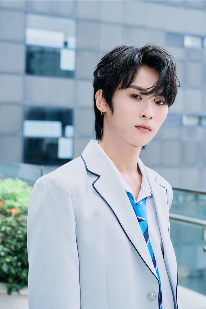 賴耀翔被公認腹肌「最猛」。（天空娛樂提供）