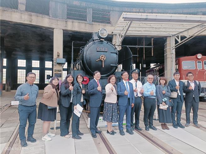 彰化市长林世贤（右六）率团访问日本冈山县津山市。（彰化市公所提供／孙英哲彰化传真）