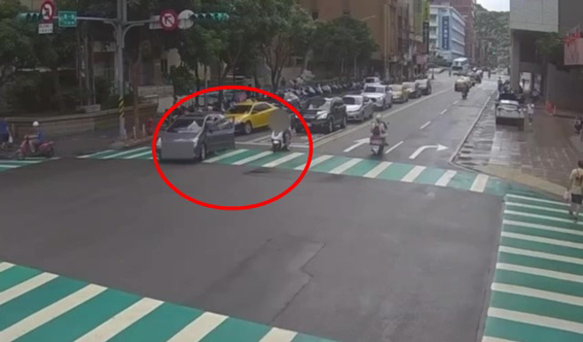 基隆市义一路今（26）日上午发生一起行车纠纷。（图警方提供／简铭柱翻摄）