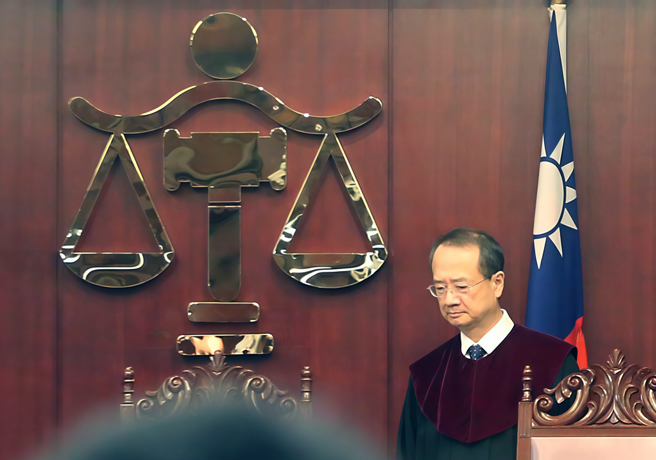 宪法法庭由担任审判长的大法官许宗力宣示判决，认为立法院职权行使法修法部分违宪、部分合宪。（资料照，赵双杰摄）