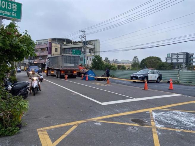 警消人员获报到场处理。（民眾提供／李京升台中传真）