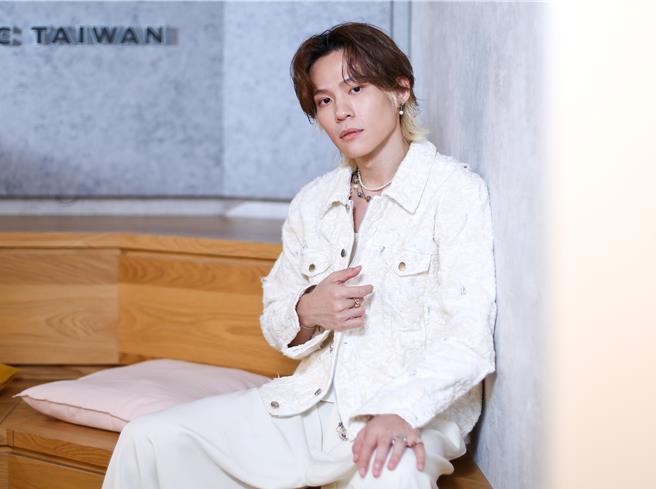 吴献人跟曲风一样慵懒，而有「慵懒才子」封号。（陈俊吉摄）