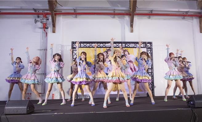 AKB48 Team TP握手会现场挤满粉丝。（好言娱乐提供）