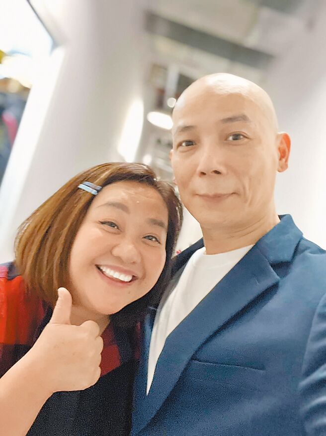 锺欣凌（左）跟陈清河结婚多年，感情甜蜜。（摘自陈清河脸书）