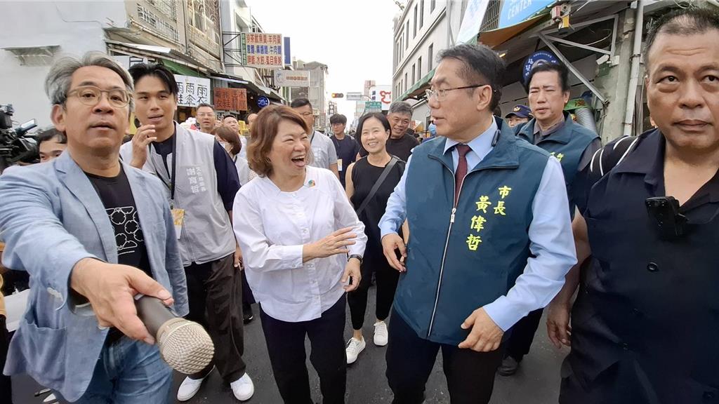 嘉南「雙黃」市長參觀台灣設計展 黃敏惠見國華街人潮驚呆