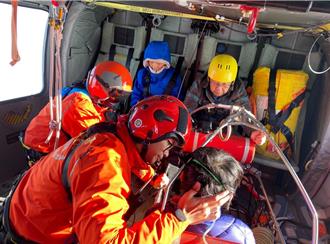 3山友太魯閣山區待援5天 今晨直升機吊掛下山送醫