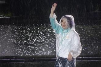雨中奮戰！全民運開幕遇滂沱大雨 周春米臉書致歉