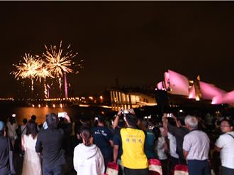 白色海豚屋更美了 彰濱慶安水道光環境璀璨啟用