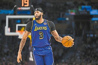 NBA》一眉哥再飙分 湖人开季2连胜