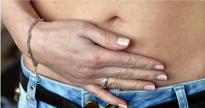 21岁女便秘溅血「肠子掉了出来」。（示意图／达志／美联社）