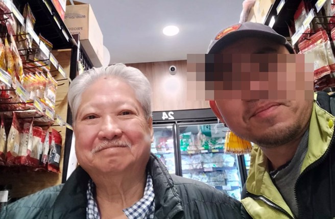 洪金寶之前逛澳洲超市被粉絲捕獲。（圖／翻攝自小紅書）