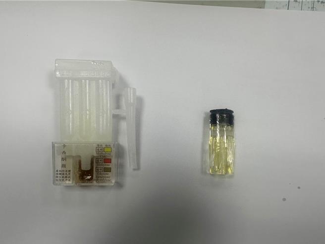 員警10月18日查獲胡男吸食的電子菸有「喪屍菸彈」3級毒品。（林口警分局提供）