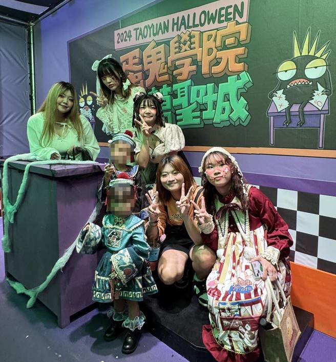 桃园万圣城平日下午5点至晚间10点、假日中午12点至晚间10点，欢迎民眾扮装入场玩乐。（蔡依珍摄）