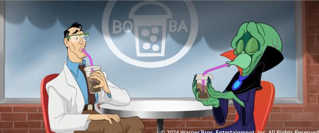 《乐一通大战外星人》电影中反派拿着「台湾之光」珍珠奶茶。（图／原创娱乐提供）