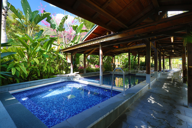 苗栗县泰安在地经营21年的4星级锦水温泉饭店，积欠员工薪水470万元，业者已申请暂停营业并考虑出售。（图／锦水温泉饭店提供）