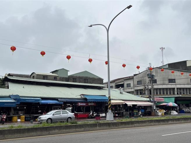 豐原區魚市場為市有非公用土地，但閒置多年未加以利用。（李京昇攝）
