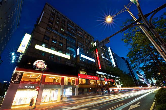 神旺潮品集忠孝旗艦店搶攻年末電商購物大檔，首次攜電商通路平台推出超值電子餐券，最低下殺73折。（神旺潮品集提供／吳娮翎台北傳真）